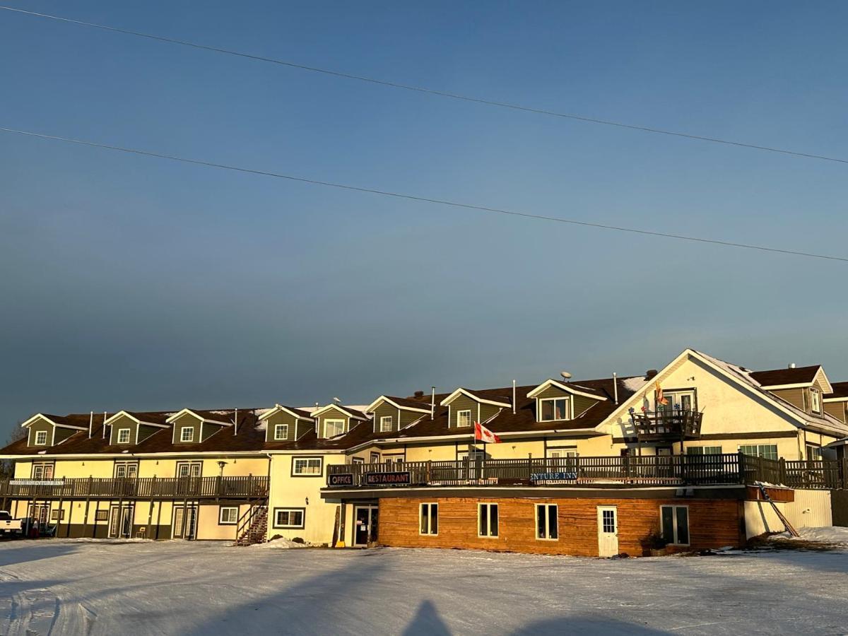 North Adventure Inn Cochrane Exterior foto
