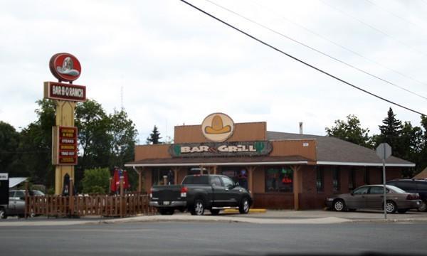 North Adventure Inn Cochrane Exterior foto